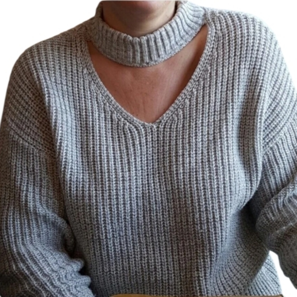 🌟Guess Gray Sweater